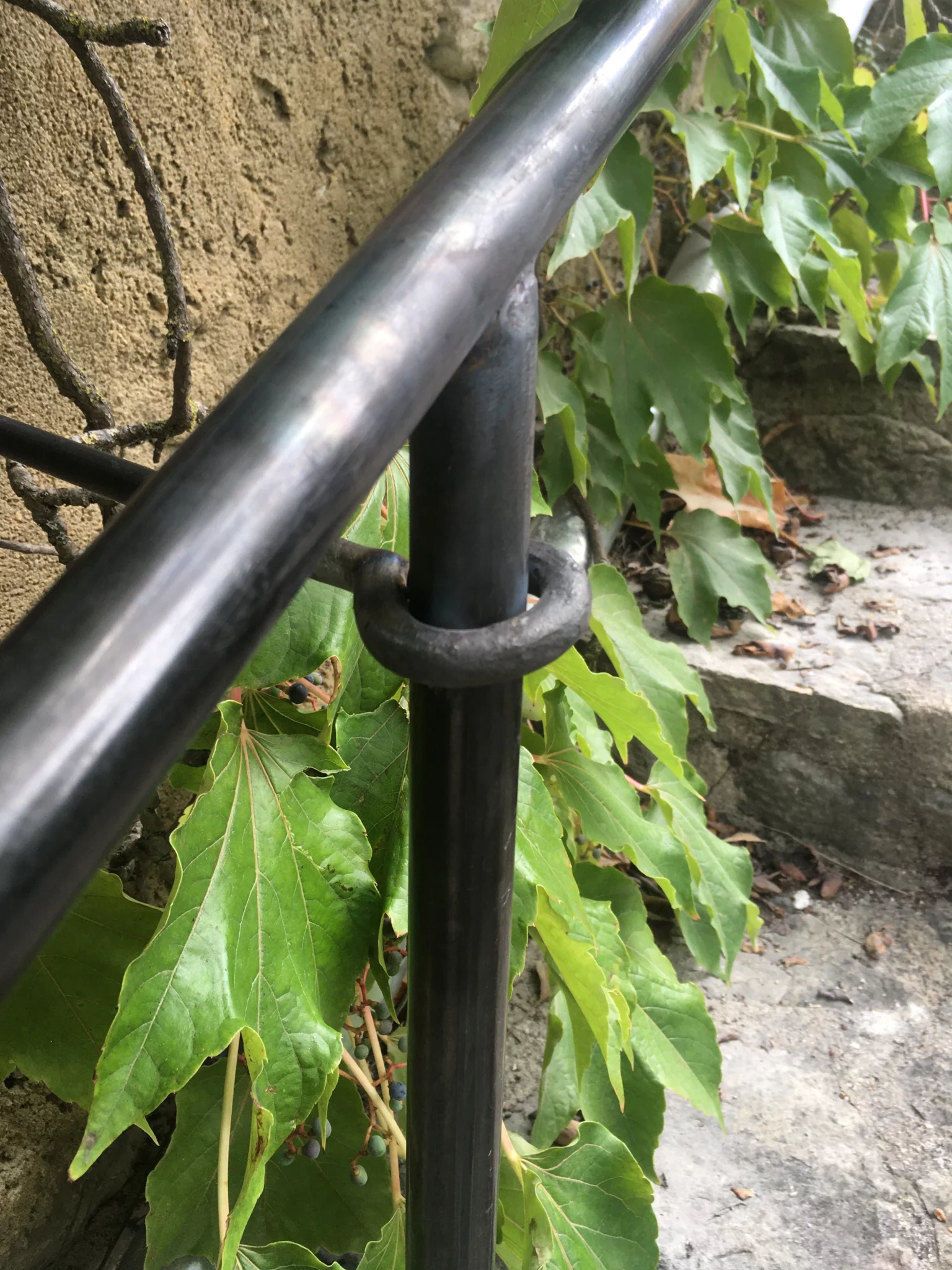 détail de forge sur main courante
