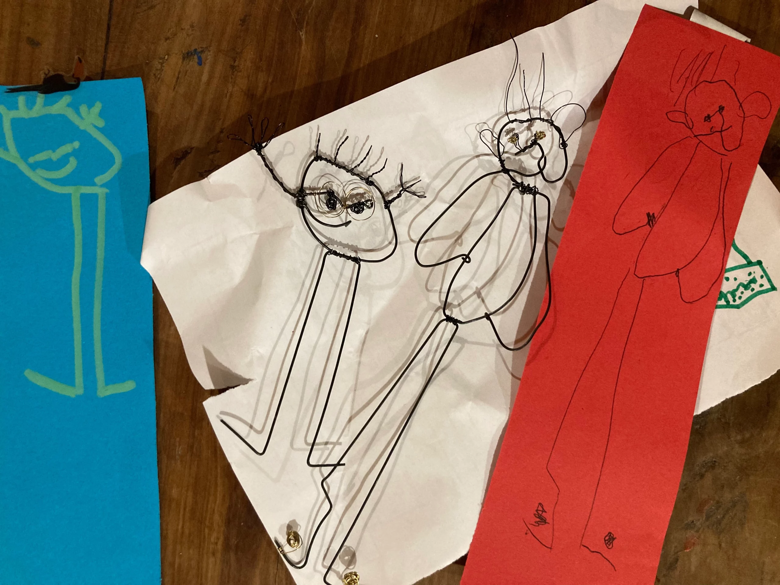 Reproduction d’un dessin d’enfant en fil de fer